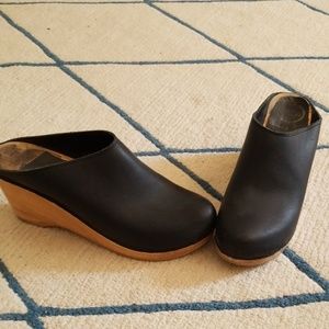 Clogs. No. 6 high heel